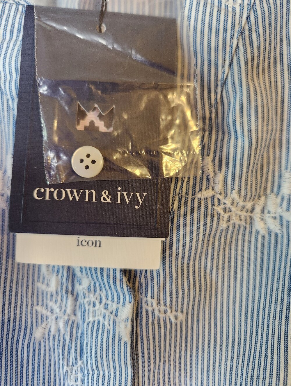 Crown & Ivy Blue/White Icon Textured 1/4 Button Sleeveless Peasant Blouse NWT - Picture 7 of 13